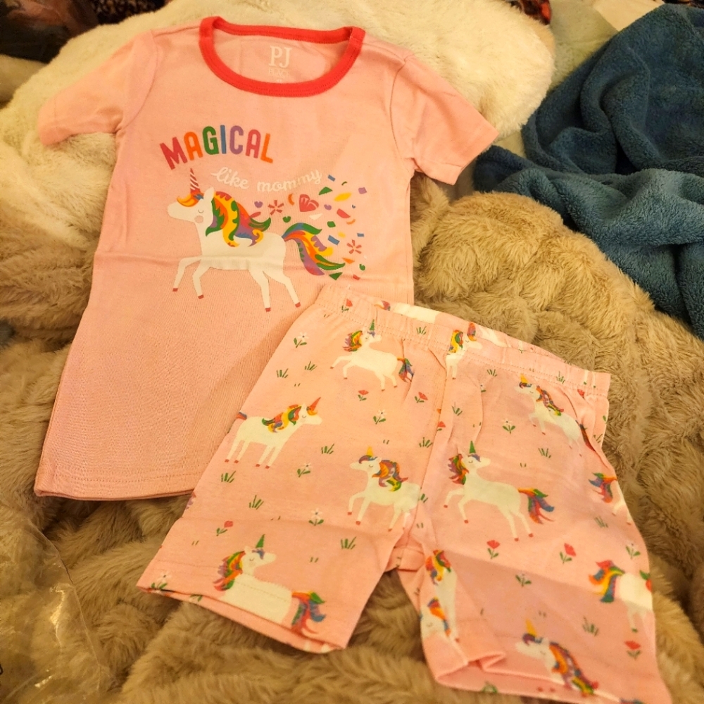 Nwt 4T tcp pink unicorn ss and shorts pj set
